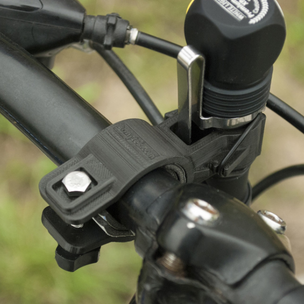 Guidon Vélo De Tourisme - Alliage Aluminium Noir - Largeur 71 Cm - Neuf - Angle Oscillant